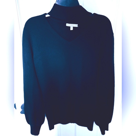 Neiman Marcus Sexy Black Cashmere Cutout Collar Sweater — Super Flattering! - Picture 2 of 3